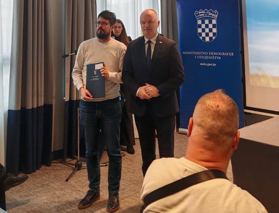 WhatsApp Image 2025-11-11 at 15.11.19